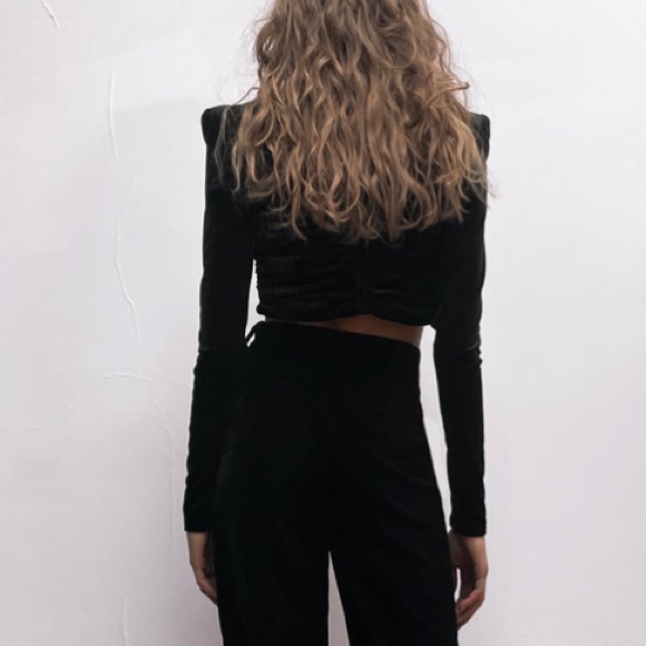 NWT Zara Padded Shoulder Velvet Draped Crop Top - Picture 6 of 9